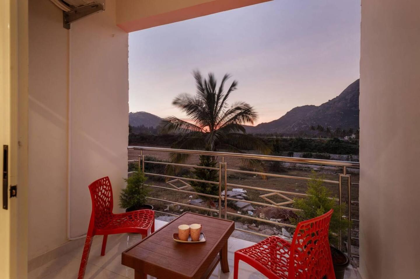 Villa In Skandagiri Bangalore Buitenkant foto